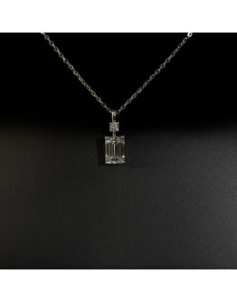 足鉑金祖母綠形培育鑽石頸鏈